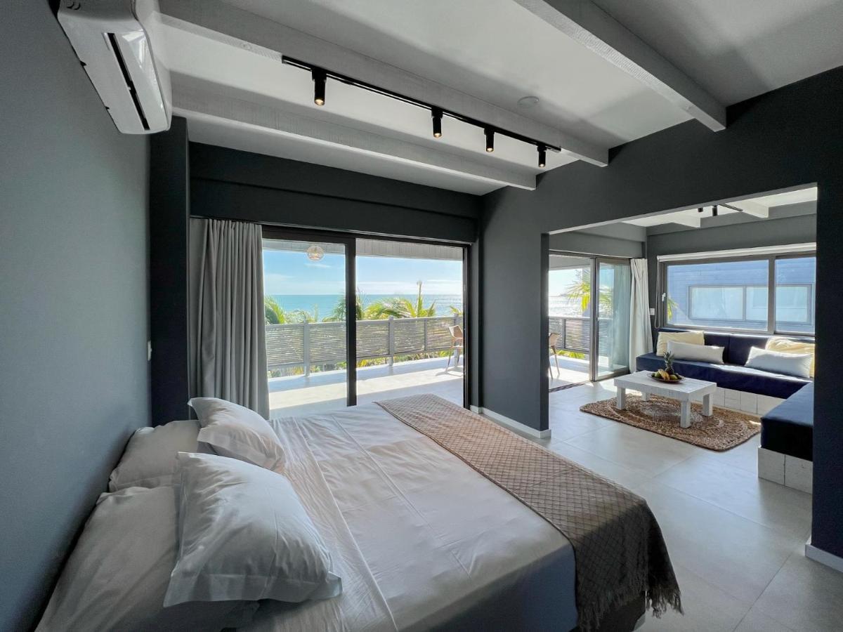 Club De Mar Condo Hotel 伊卡莱 外观 照片
