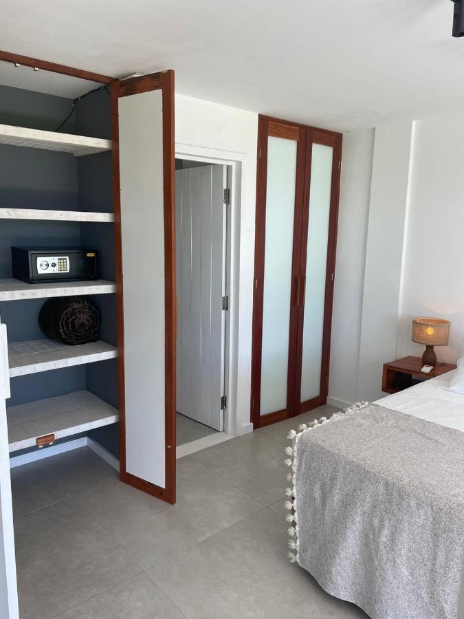 Club De Mar Condo Hotel 伊卡莱 外观 照片